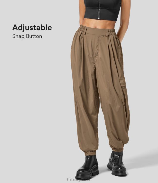 αδιάβροχο μεσαίο ελαστικό λουράκι μέσης πολλαπλές τσέπες με ρυθμιζόμενο κουμπωτό στρίφωμα casual cargo joggers γυναίκες Halara 4TH8230 είδη ένδυσης βίδρα